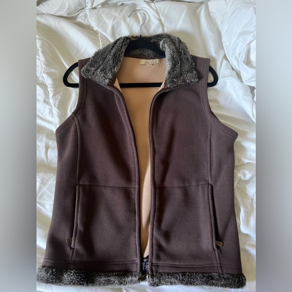 Brown teddy vest with fur lining - Picture 1 of 4